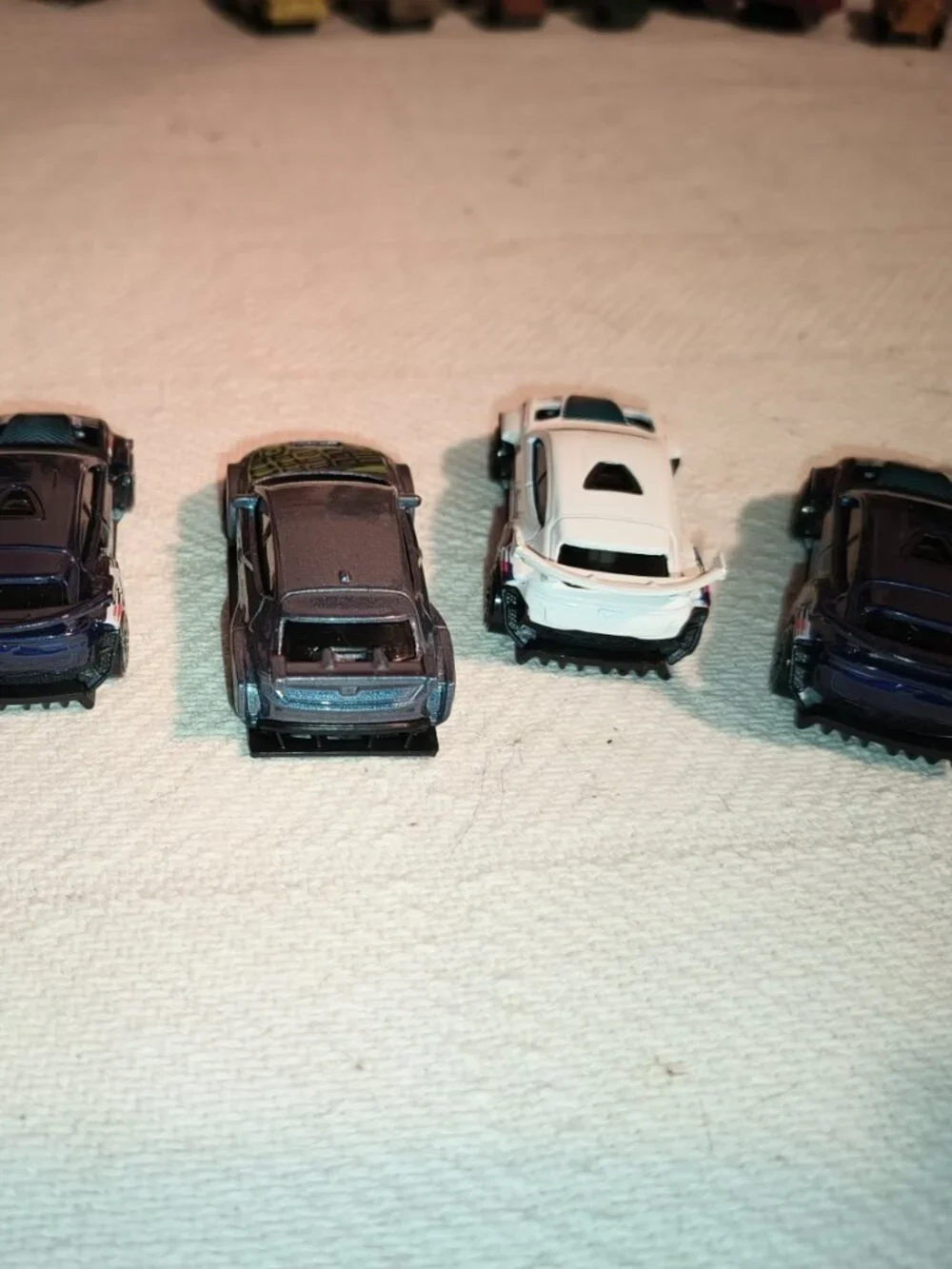 HOT WHEELS FORD MUSTANG 5-CAR LOT – MACH-E 1400 & MUSTANG GTD
